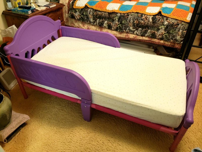 Toddler bed.jpg
